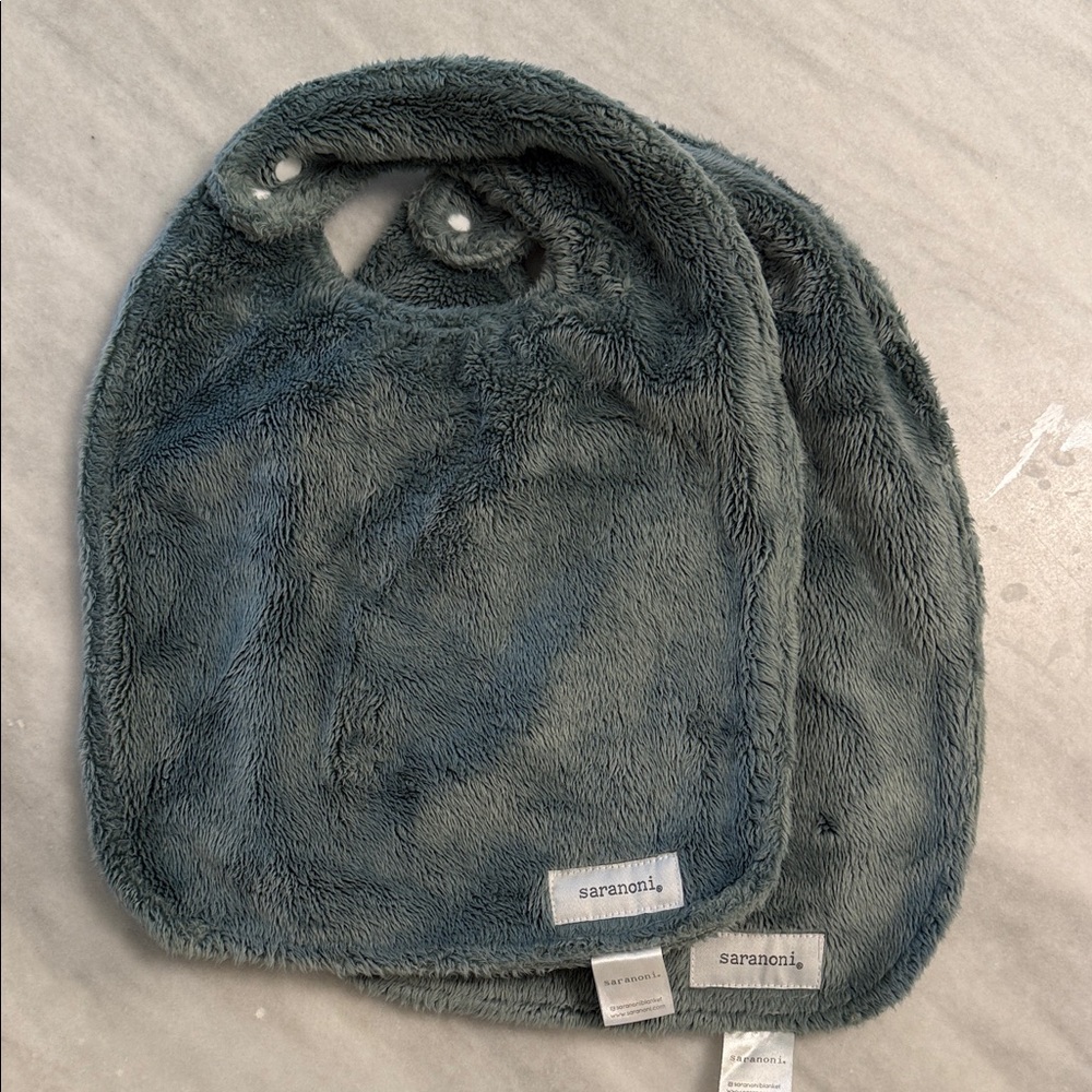Saranoni Soft Plush Baby Bib Set - Gray